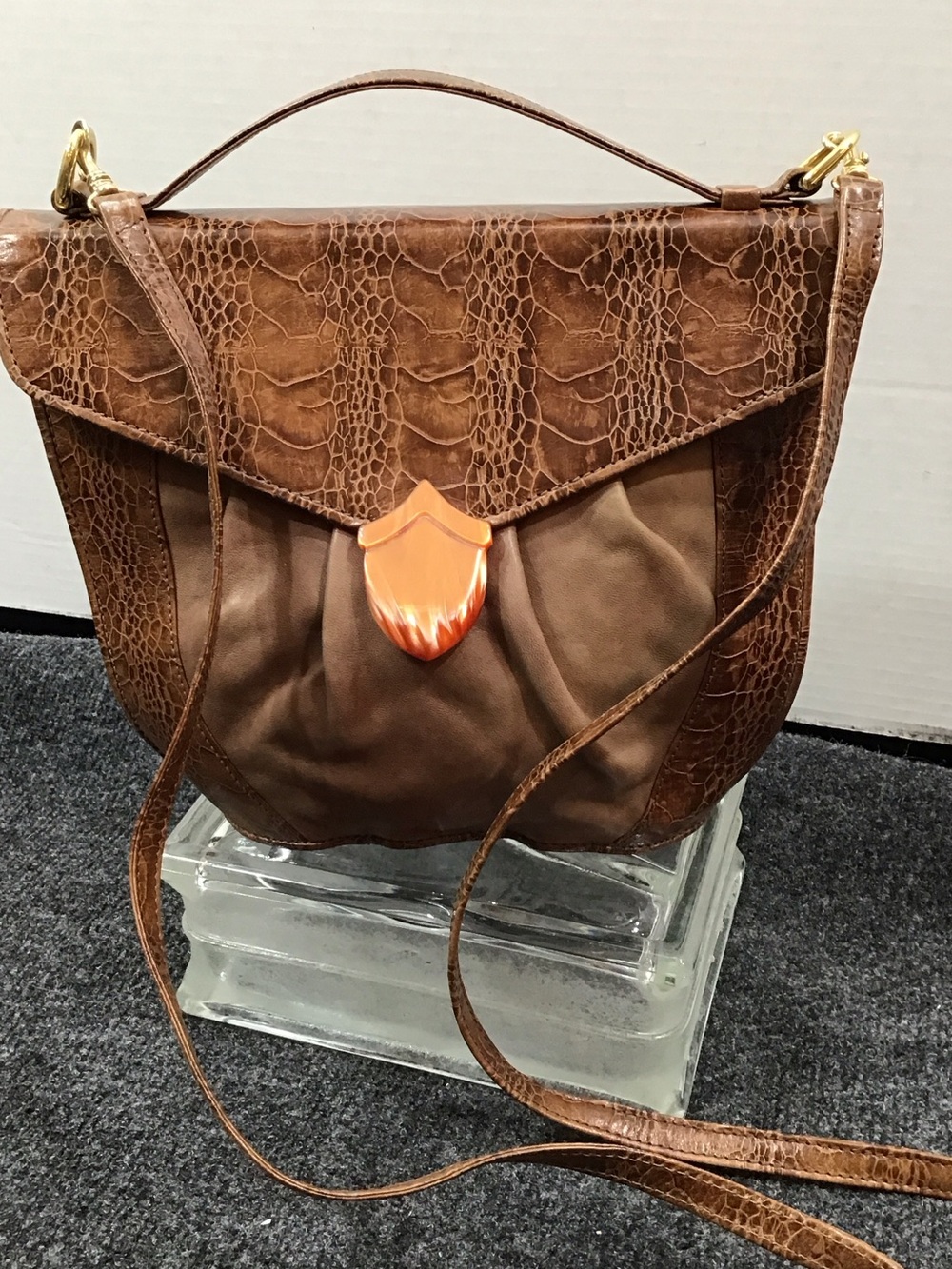 Vintage Susan Gail Italian leather bag with lucite shield clasp